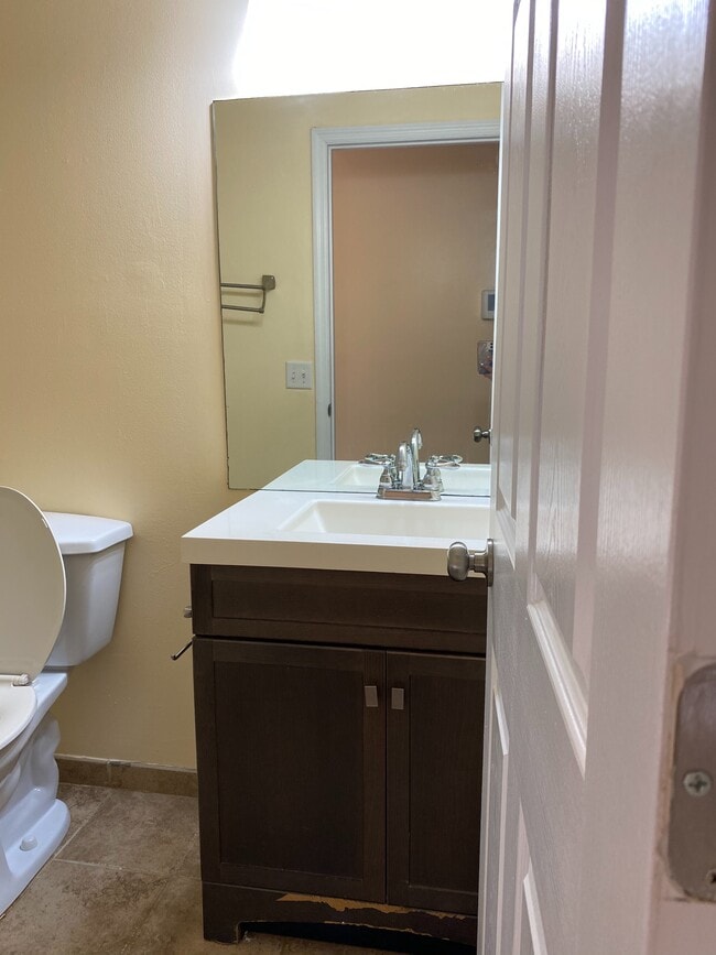 Building Photo - 15 Patricia Ln