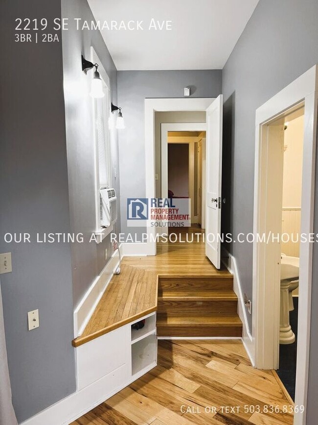Building Photo - 2219 SE Tamarack Ave