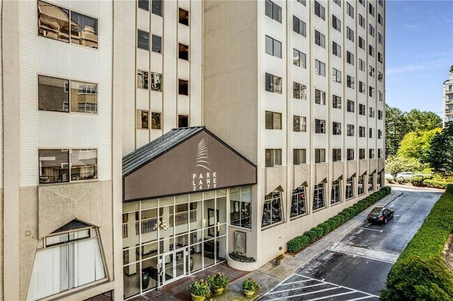 Building Photo - 2479 Peachtree Rd NE