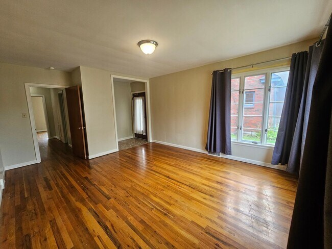 Building Photo - 303KENT