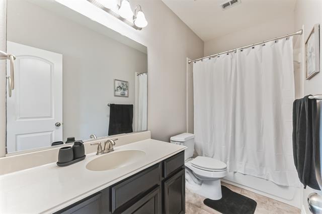 Building Photo - 7880 Oxer Dr