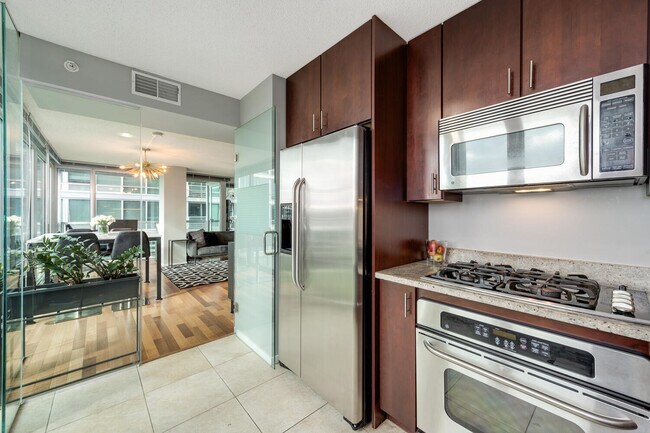 Building Photo - 9715 Woods Dr