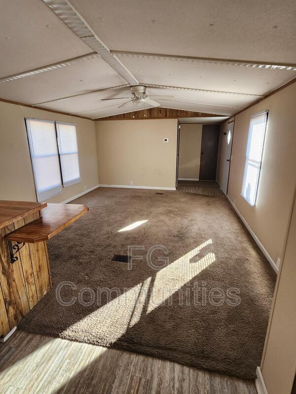 Building Photo - 1037 Crystal Blvd