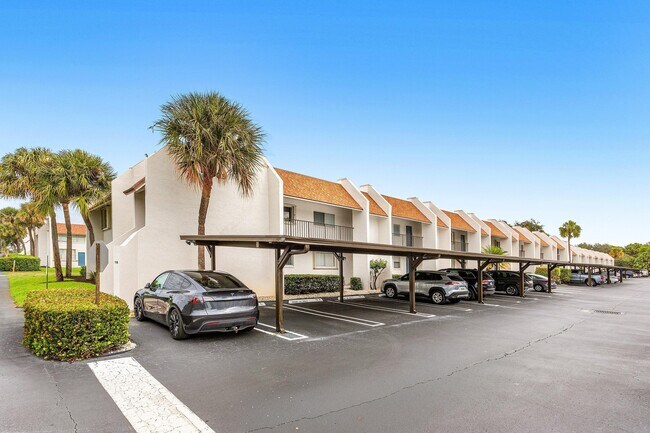 Building Photo - 2905 SW 22nd Ave