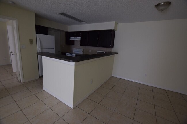 Building Photo - 2 Bedroom, 2 Bath Condo at 4627 Cason Cove...