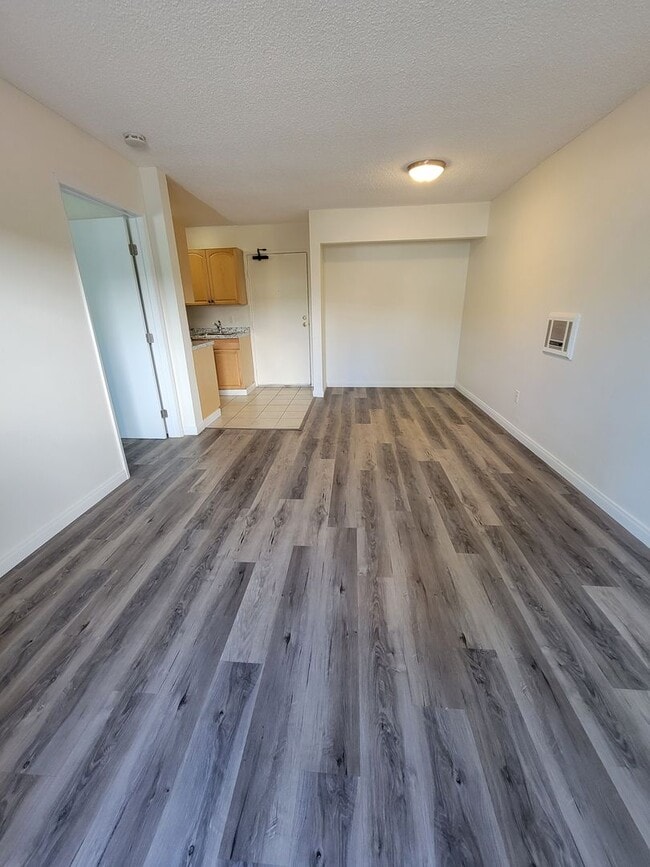 Building Photo - Clean and Quiet 1 Bedroom/1 Bath  in SENIOR COMPLEX Section 8 Accepted