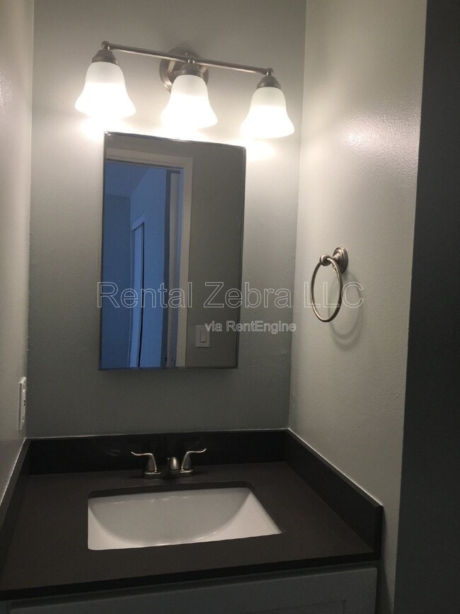 Building Photo - 909 Breton Dr