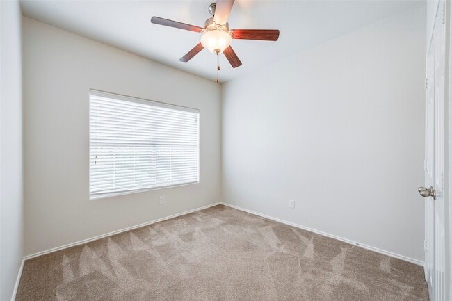 Building Photo - 7500 Lazy Spur Blvd