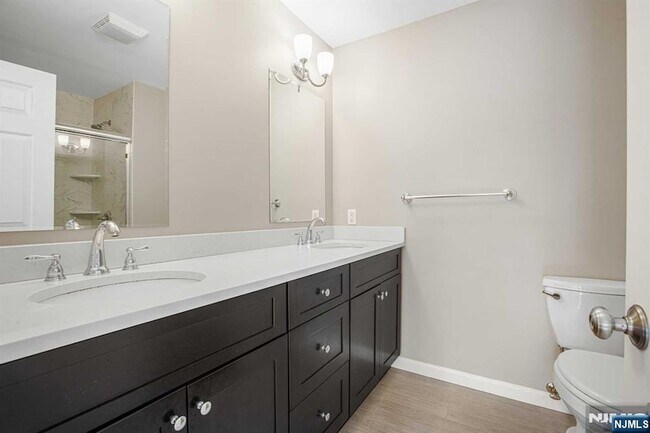 Building Photo - 6-04 Cross Meadows