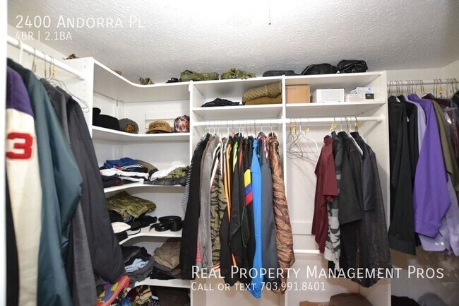 Building Photo - 2400 Andorra Pl