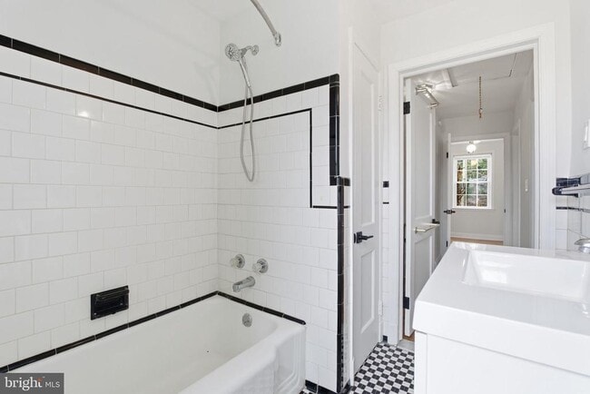 Building Photo - 182 Cherrydell Rd