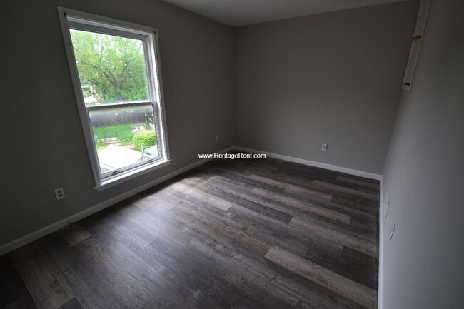 Building Photo - Camp Washington 3 Bedroom 1.5 Baths Single...
