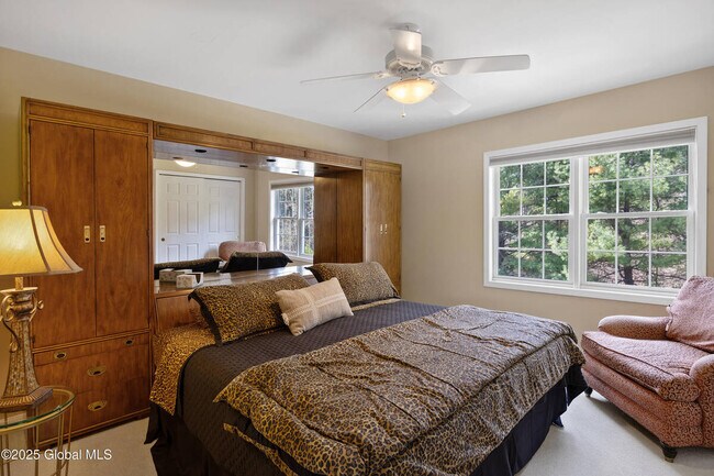 Building Photo - 91 Vista Dr