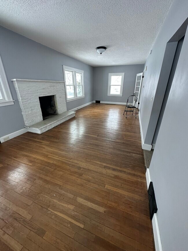 Building Photo - 502 N Mingo St