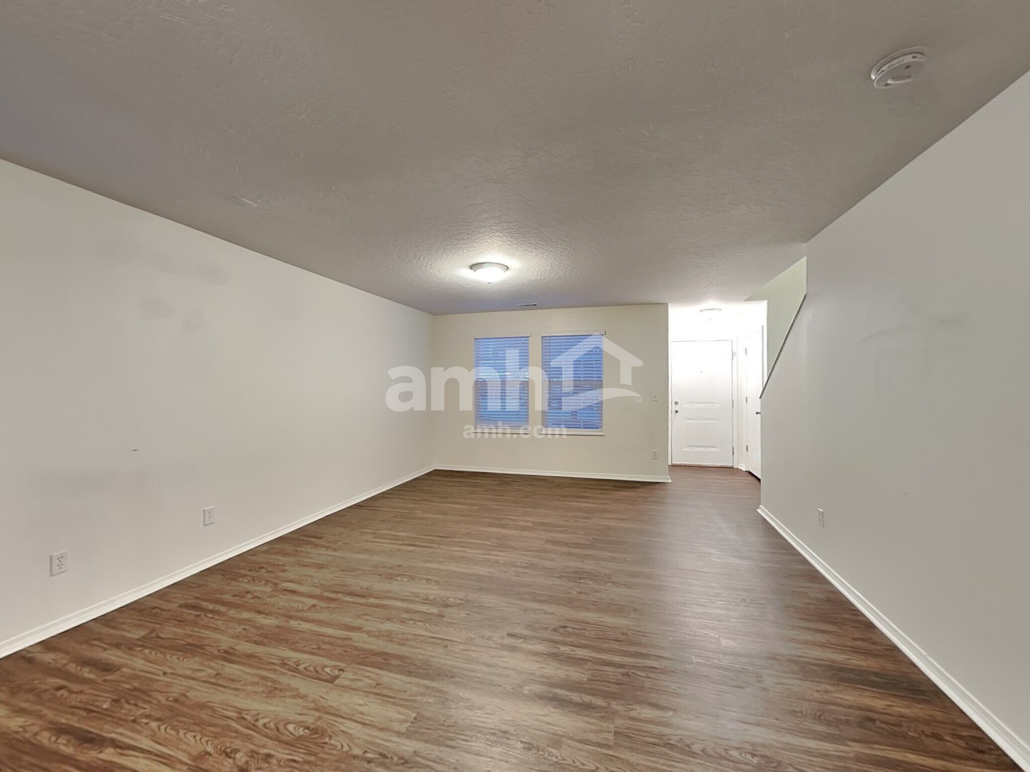 Building Photo - 1211 N Cambrick Dr