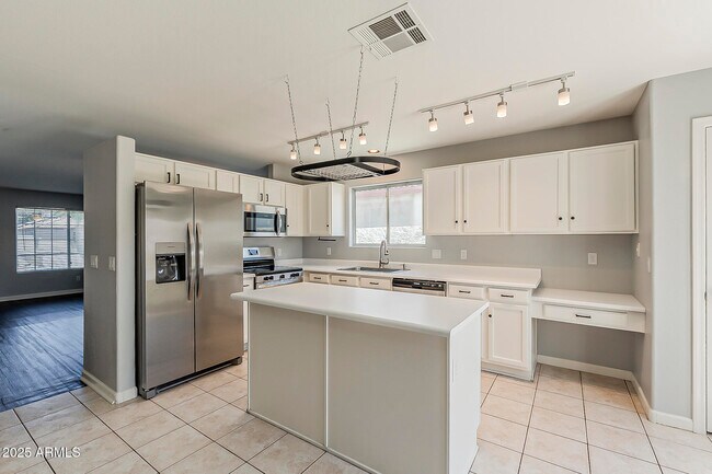 Building Photo - 3029 W Matthew Dr