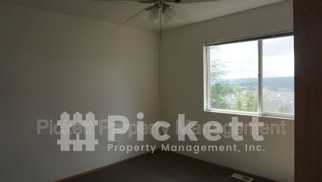 Building Photo - 11615 Breckenridge Ln NW