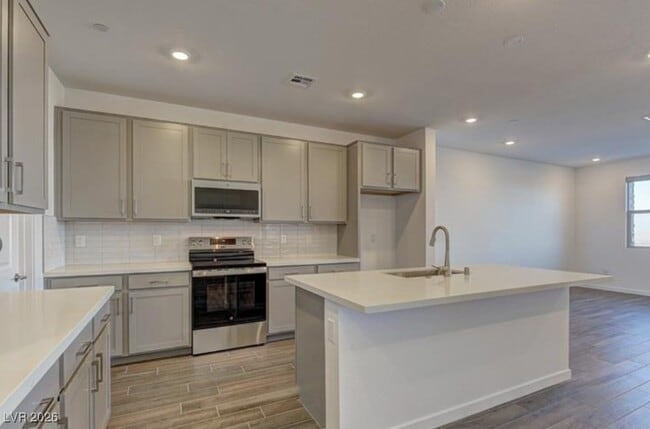 Building Photo - 1420 Song Lark Ln