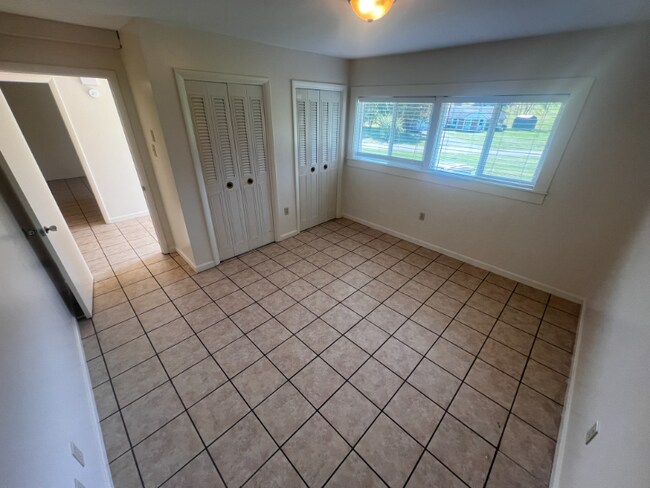 Building Photo - 147 Mountain View Dr SW