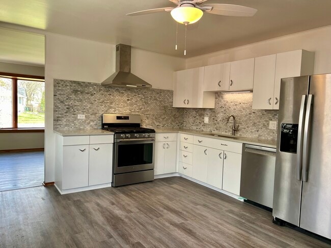 Building Photo - 2107 Quail Ln