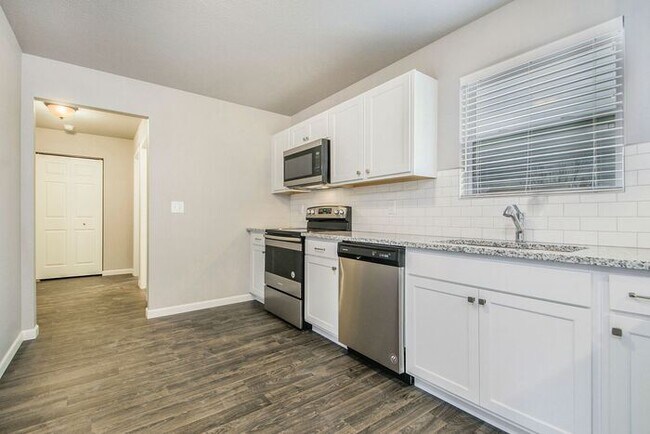 Building Photo - 1638 Garfield