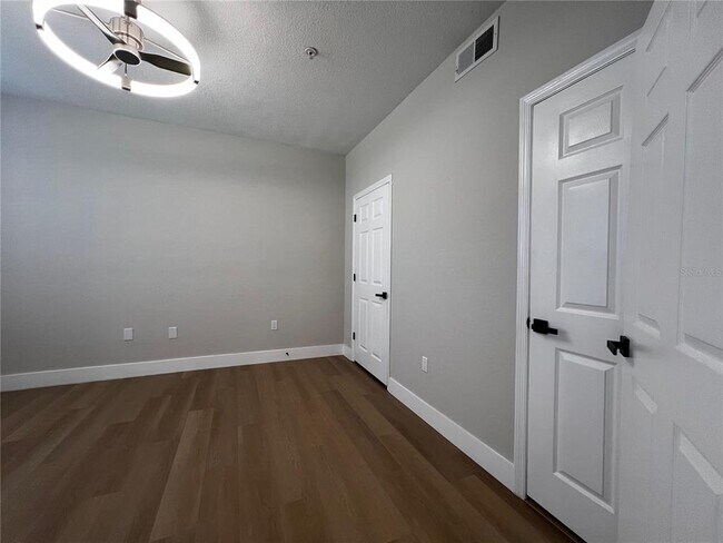 Building Photo - 13102 Mulberry Park Dr