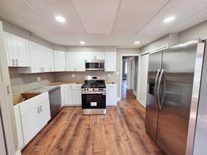 Building Photo - 20 Walnut St