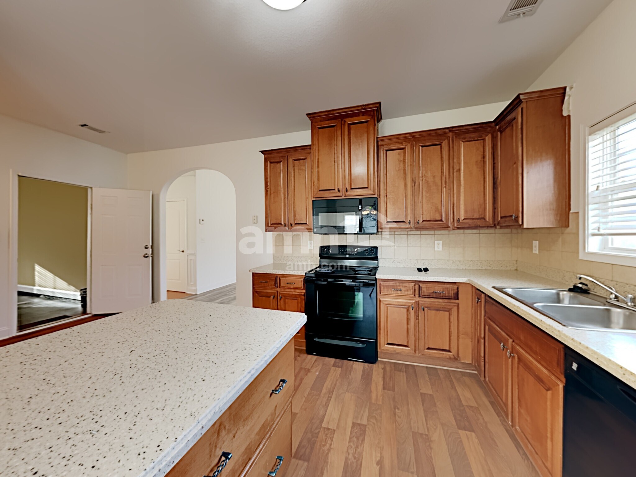 Building Photo - 901 Vandiver Ct