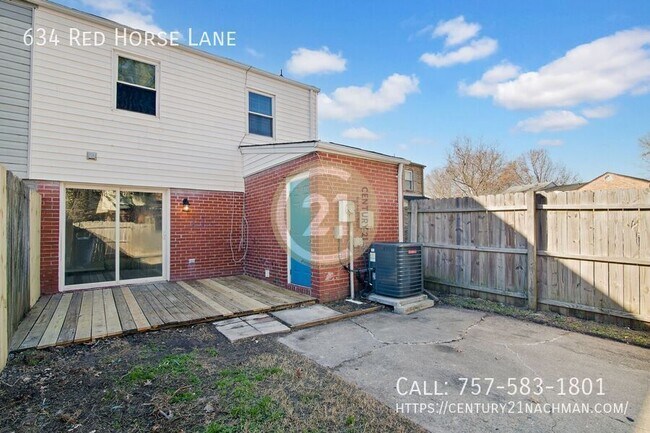 Building Photo - 634 Red Horse Ln