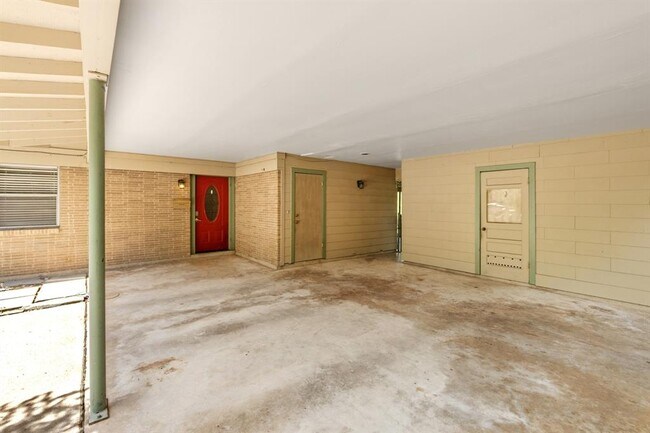 Building Photo - 2414 Havenside Dr