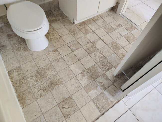 Building Photo - 5590 NW 61st St