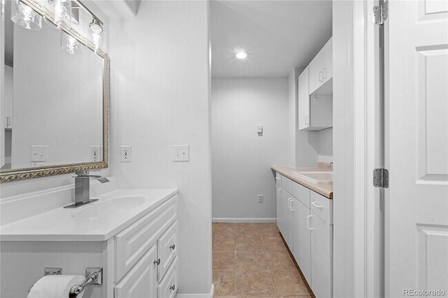 Building Photo - 4865 Apollo Bay Dr