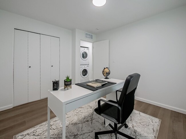 Building Photo - Luxury Living at Z on Plymouth – 1,000 SF Two-Bedroom Residence