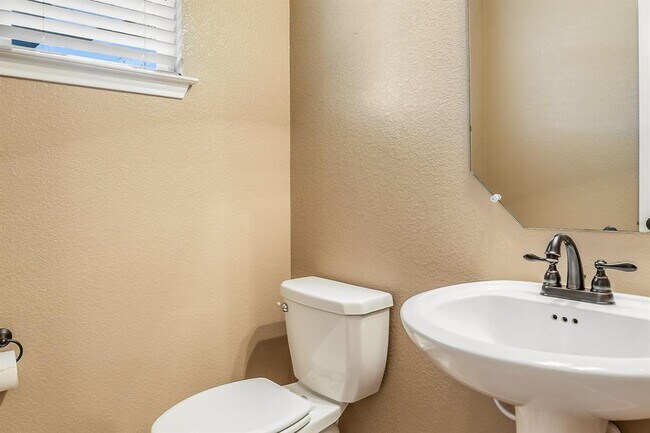 Building Photo - 2037 Tribal Way