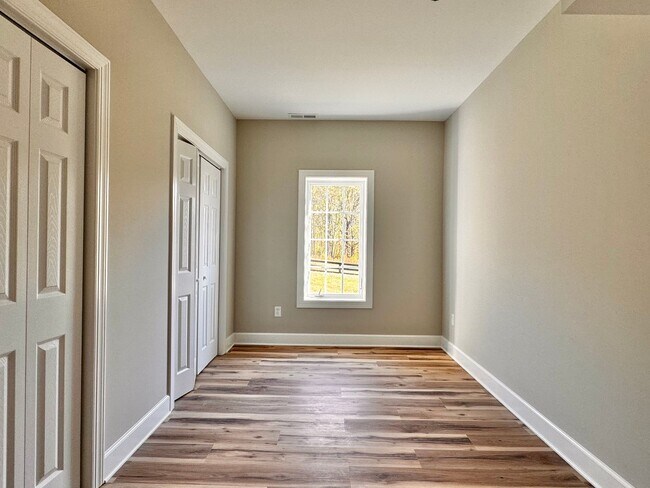 Building Photo - Private Farm Home in North Garden - Enjoy Fantastic Views - Main Level Primary Suite!