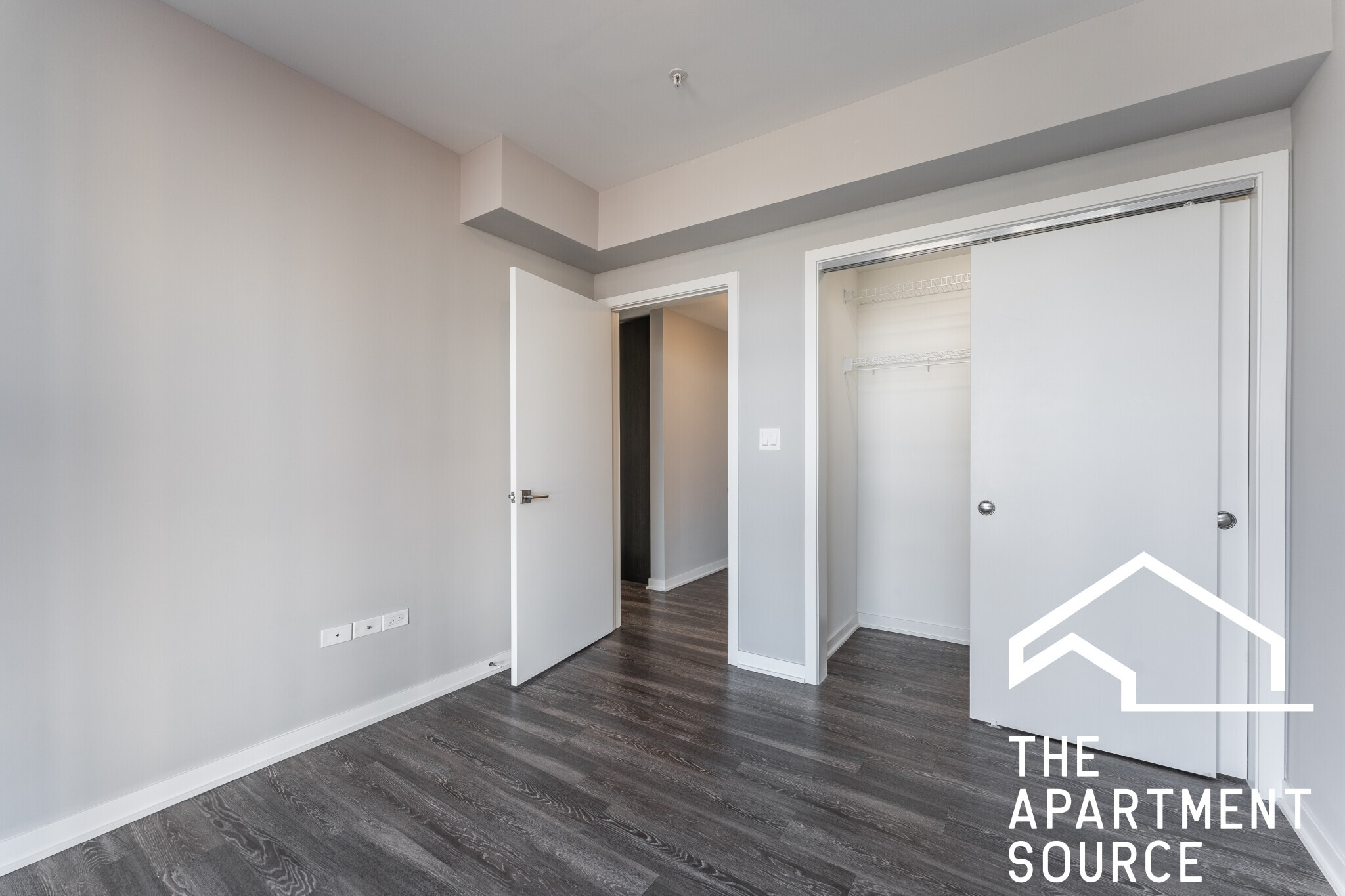 Building Photo - 301 W North Ave