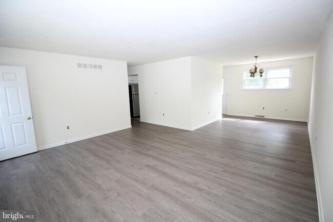 Building Photo - 836 Townsend Blvd