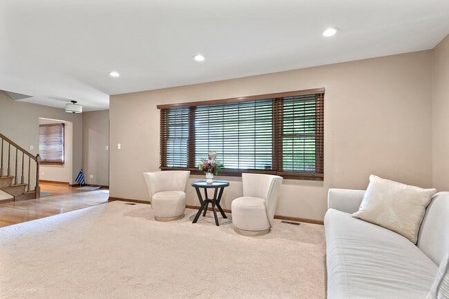 Building Photo - 560 Rapidan Ct