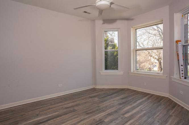 Building Photo - 1427 E 69th Pl