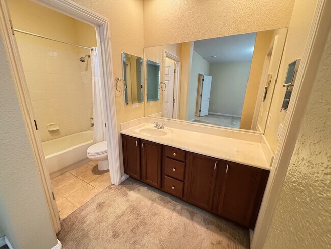 Building Photo - Spacious 4 Bedroom Home with Private Pool!