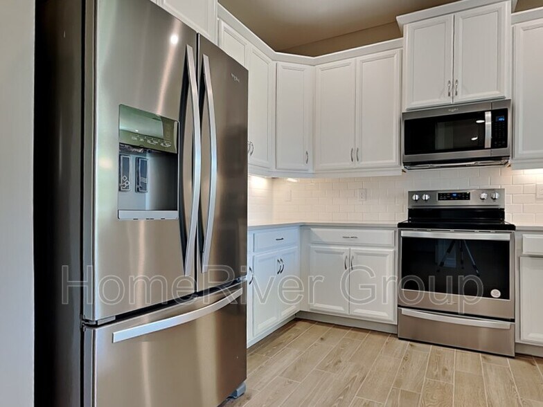 Building Photo - 1098 Enbrook Lp