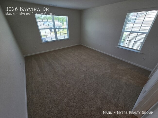 Building Photo - 3026 Bayview Dr
