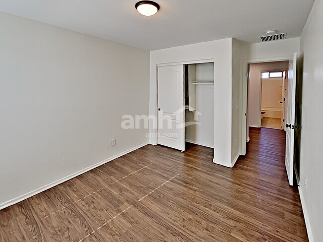 Building Photo - 3453 N Almar