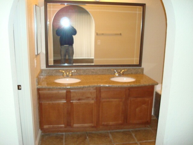 Building Photo - 1860 N Decatur Blvd