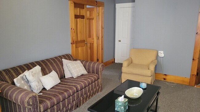 Building Photo - 7 Pearl St