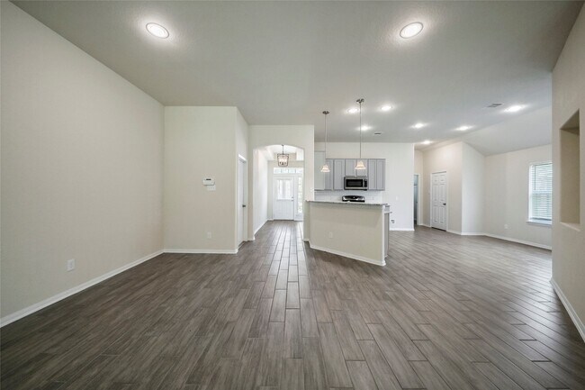 Building Photo - 3227 Fairhaven Ln