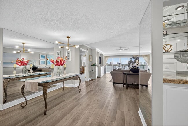 Building Photo - 801 Lake Shore Dr