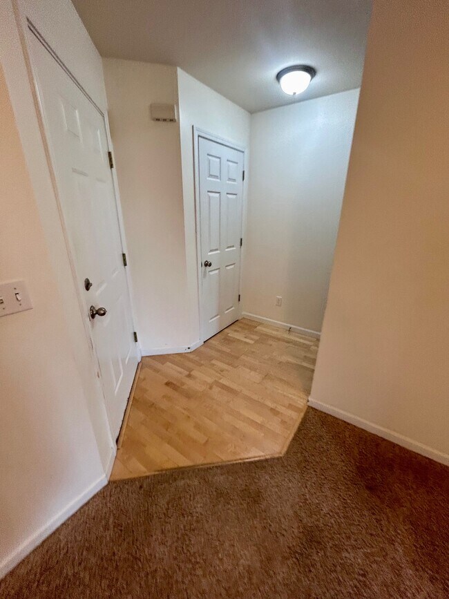 Building Photo - 1005 Sheep Herder Ln