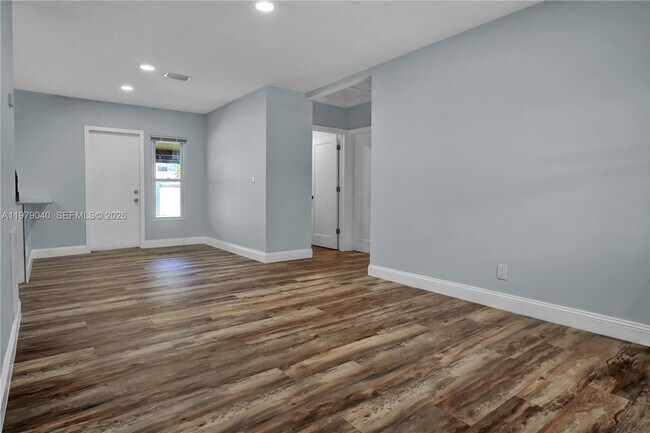 Building Photo - 607 SW 9th St