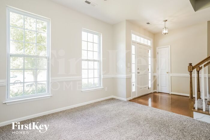 Building Photo - 705 Hawthorn Ridge Dr